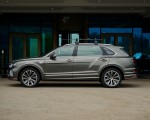 2026 Bentley Bentayga EWB Chalet Edition Side Wallpapers 150x120 (6)