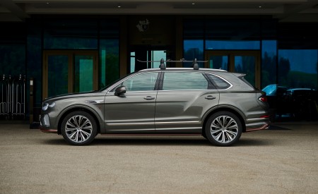 2026 Bentley Bentayga EWB Chalet Edition Side Wallpapers 450x275 (6)
