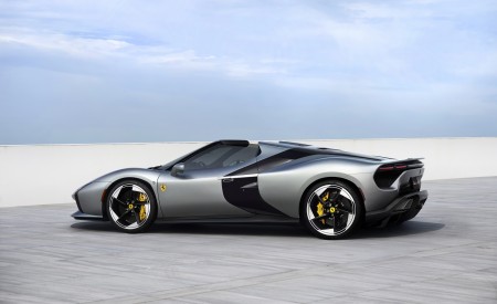 2026 Ferrari HC25 Side Wallpaper 450x275 (10)