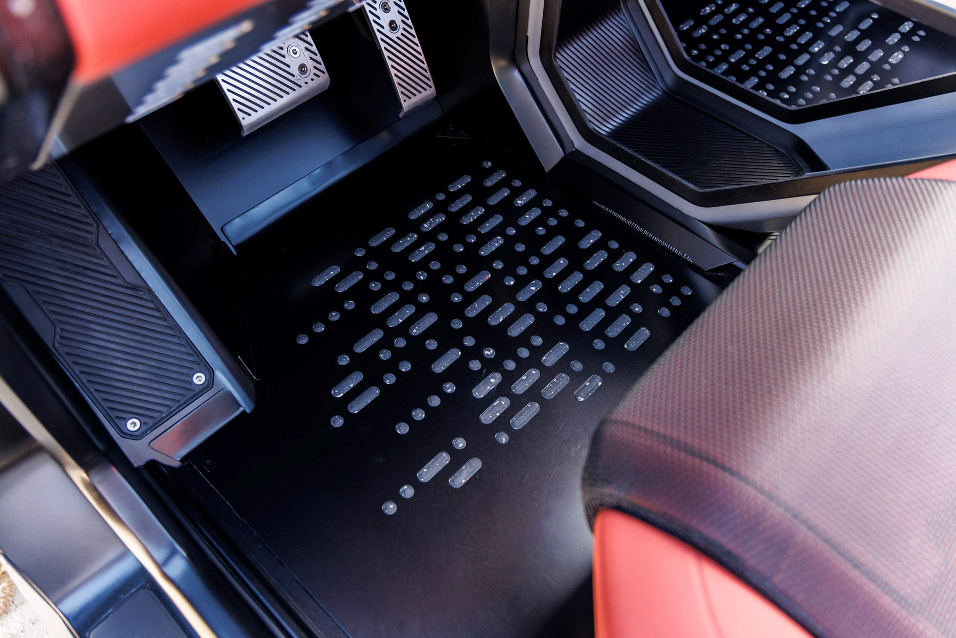 Download 2026 GMC Hummer X SUV Concept Floor Mat Wallpapers (7)
