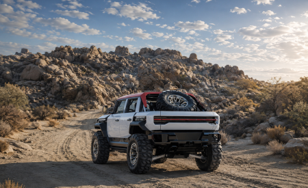 2026 GMC Hummer X SUV Concept Rear Three-Quarter Wallpapers 450x275 (2)