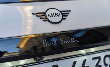2026 MINI Cooper S 3-Door Paul Smith Edition Badge Wallpaper 450x275 (32)