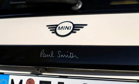 2026 MINI Cooper S 3-Door Paul Smith Edition Badge Wallpaper 450x275 (31)