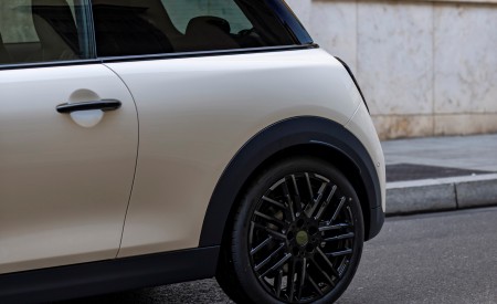 2026 MINI Cooper S 3-Door Paul Smith Edition Detail Wallpaper 450x275 (28)