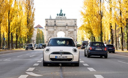 2026 MINI Cooper S 3-Door Paul Smith Edition Front Wallpaper 450x275 (13)