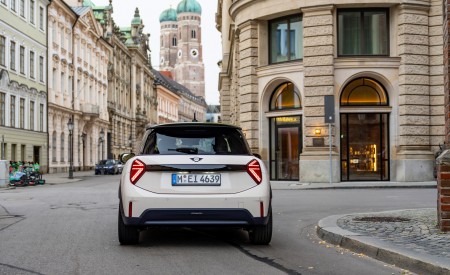 2026 MINI Cooper S 3-Door Paul Smith Edition Rear Wallpaper 450x275 (5)
