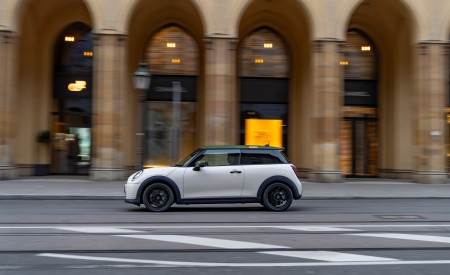 2026 MINI Cooper S 3-Door Paul Smith Edition Side Wallpaper 450x275 (8)