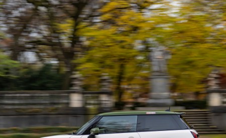 2026 MINI Cooper S 3-Door Paul Smith Edition Side Wallpaper 450x275 (9)