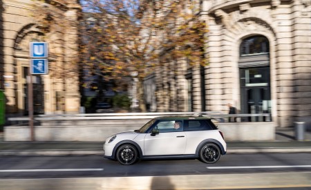 2026 MINI Cooper S 3-Door Paul Smith Edition Side Wallpaper 450x275 (23)