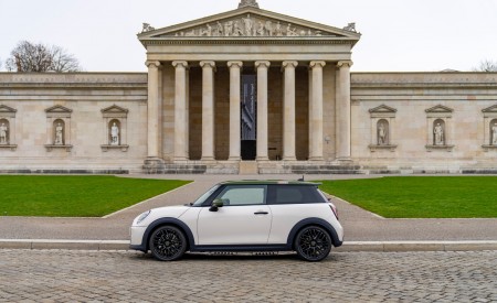 2026 MINI Cooper S 3-Door Paul Smith Edition Side Wallpaper 450x275 (14)