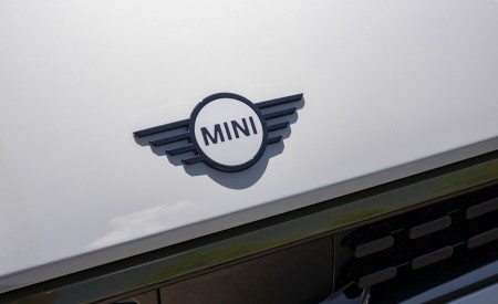 2026 MINI Cooper S 5-Door Paul Smith Edition Badge Wallpaper 450x275 (32)
