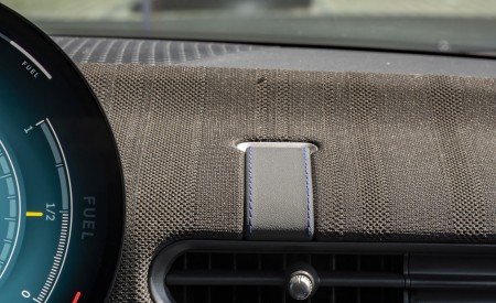 2026 MINI Cooper S 5-Door Paul Smith Edition Interior Detail Wallpaper 450x275 (35)