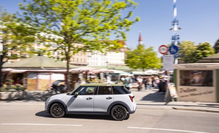 2026 MINI Cooper S 5-Door Paul Smith Edition Side Wallpaper 450x275 (12)