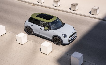 2026 MINI Cooper S 5-Door Paul Smith Edition Top Wallpaper 450x275 (14)