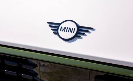 2026 MINI Cooper S Convertible Paul Smith Edition Badge Wallpaper 450x275 (48)
