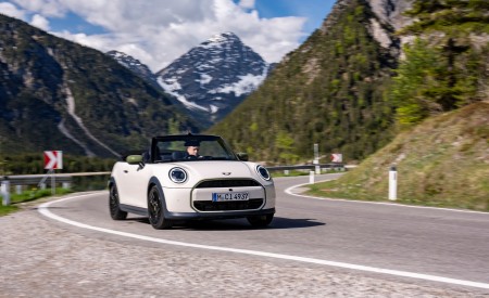 2026 MINI Cooper S Convertible Paul Smith Edition Front Wallpaper 450x275 (22)