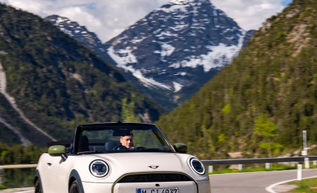 2026 MINI Cooper S Convertible Paul Smith Edition Front Wallpaper 450x275 (23)