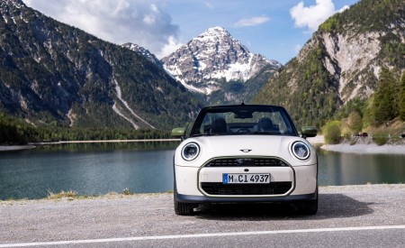 2026 MINI Cooper S Convertible Paul Smith Edition Front Wallpaper 450x275 (13)