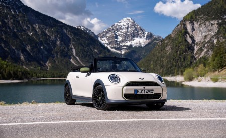 2026 MINI Cooper S Convertible Paul Smith Edition Front Wallpaper 450x275 (16)