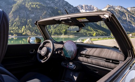 2026 MINI Cooper S Convertible Paul Smith Edition Interior Wallpaper 450x275 (50)