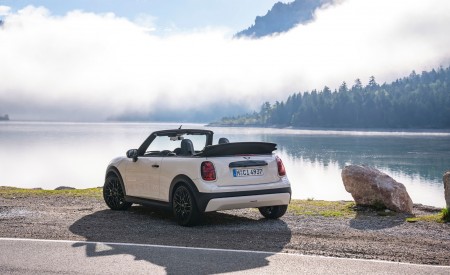 2026 MINI Cooper S Convertible Paul Smith Edition Rear Three-Quarter Wallpaper 450x275 (17)