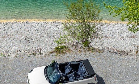 2026 MINI Cooper S Convertible Paul Smith Edition Top Wallpaper 450x275 (34)