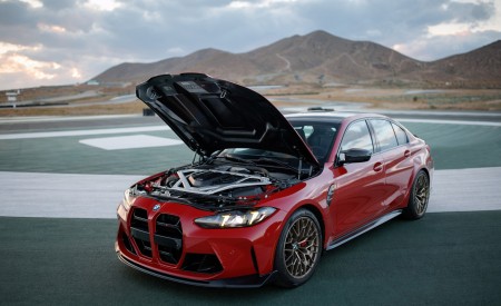2027 BMW M3 CS Handschalter Engine Wallpapers 450x275 (27)