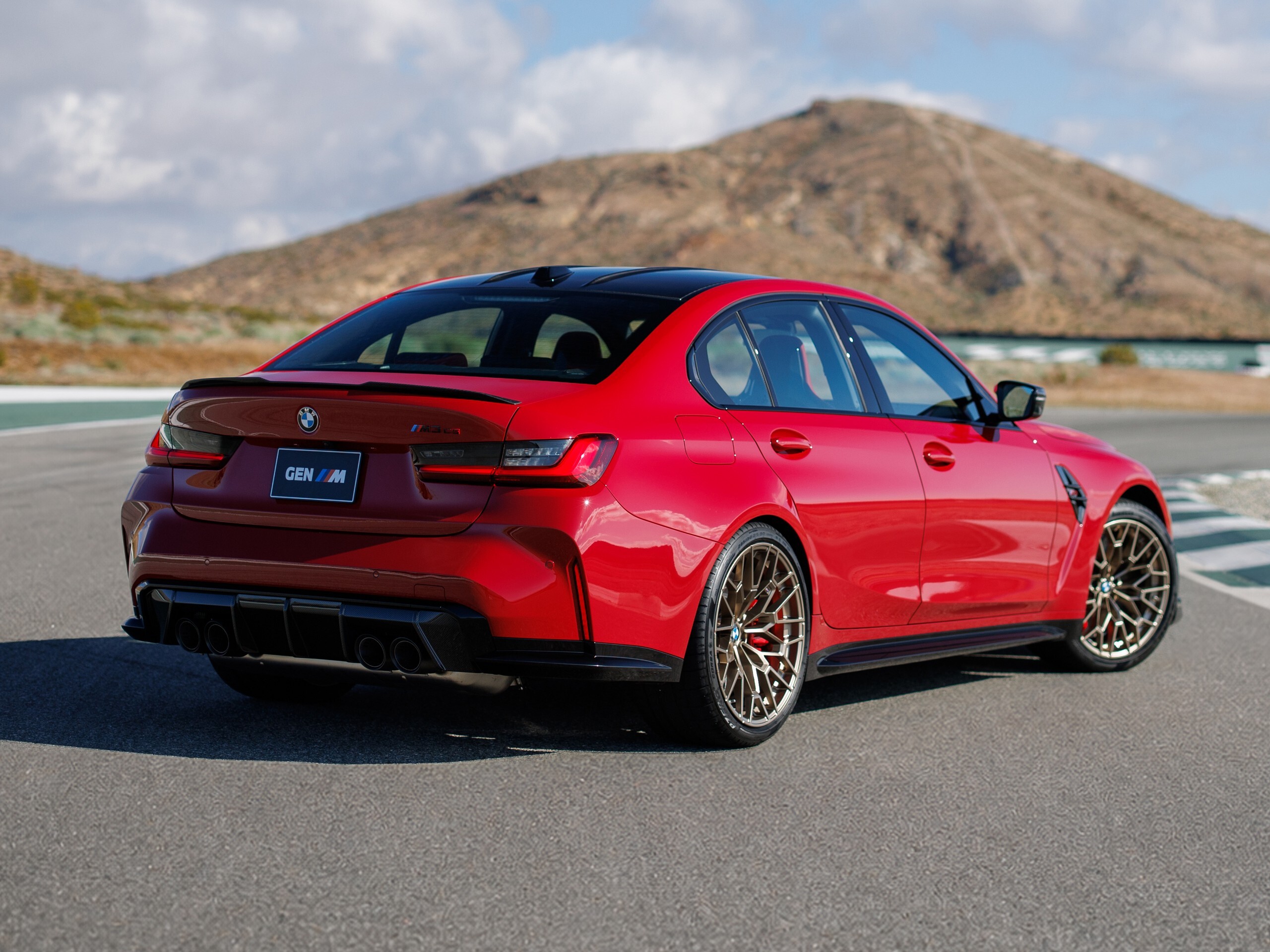 Download 2027 BMW M3 CS Handschalter Rear Three-Quarter Wallpapers (7)