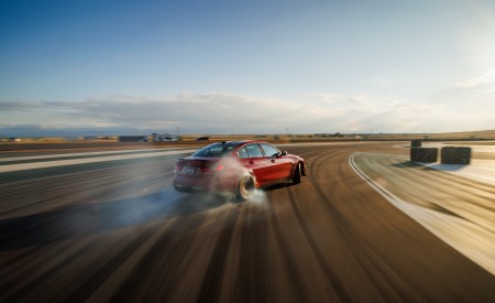 2027 BMW M3 CS Handschalter Rear Three-Quarter Wallpapers 450x275 (15)