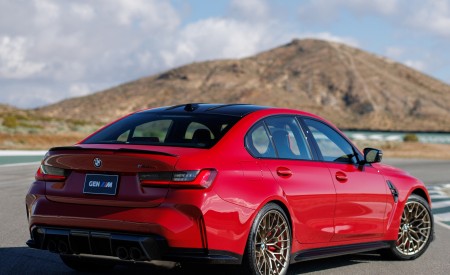 2027 BMW M3 CS Handschalter Rear Three-Quarter Wallpapers 450x275 (8)