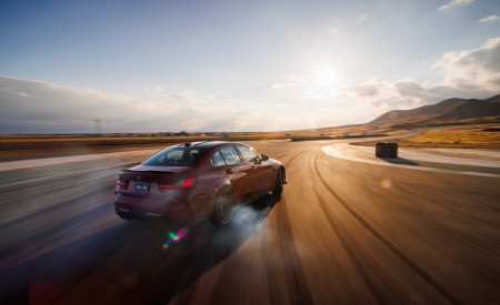 2027 BMW M3 CS Handschalter Rear Three-Quarter Wallpapers 450x275 (16)