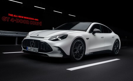 2027 Mercedes-AMG GT 4-Door Coupe Front Three-Quarter Wallpapers 450x275 (29)