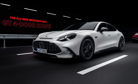2027 Mercedes-AMG GT 4-Door Coupe Front Three-Quarter Wallpapers 450x275 (34)