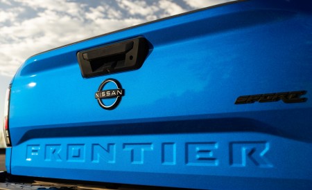 2027 Nissan Frontier Sport Edition Badge Wallpaper 450x275 (21)