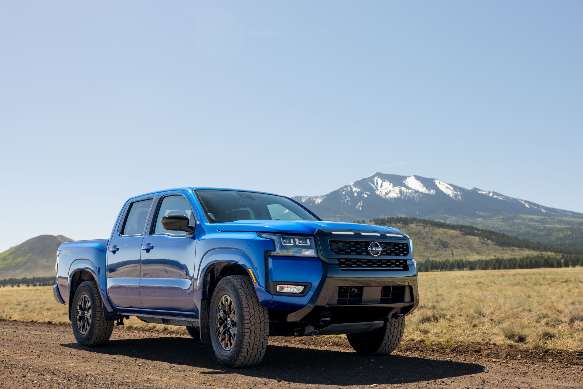 Download 2027 Nissan Frontier Sport Edition car wallpapers in HD and 4K for your desktop, phone or tablet.
