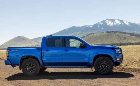 2027 Nissan Frontier Sport Edition Side Wallpaper 450x275 (4)
