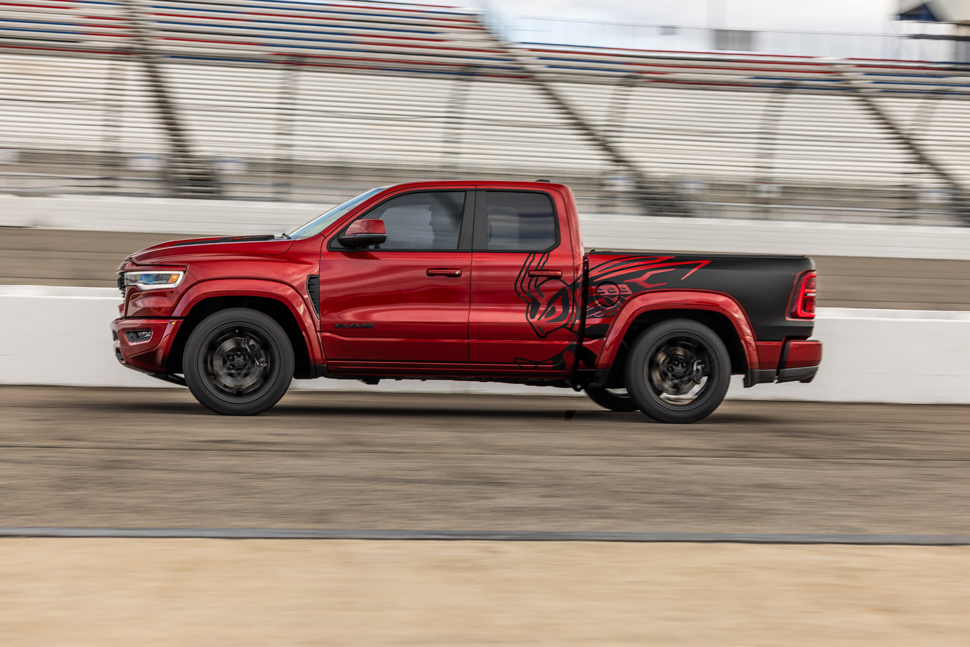 2027 Ram 1500 Rumble Bee 392 Side Wallpapers (4)