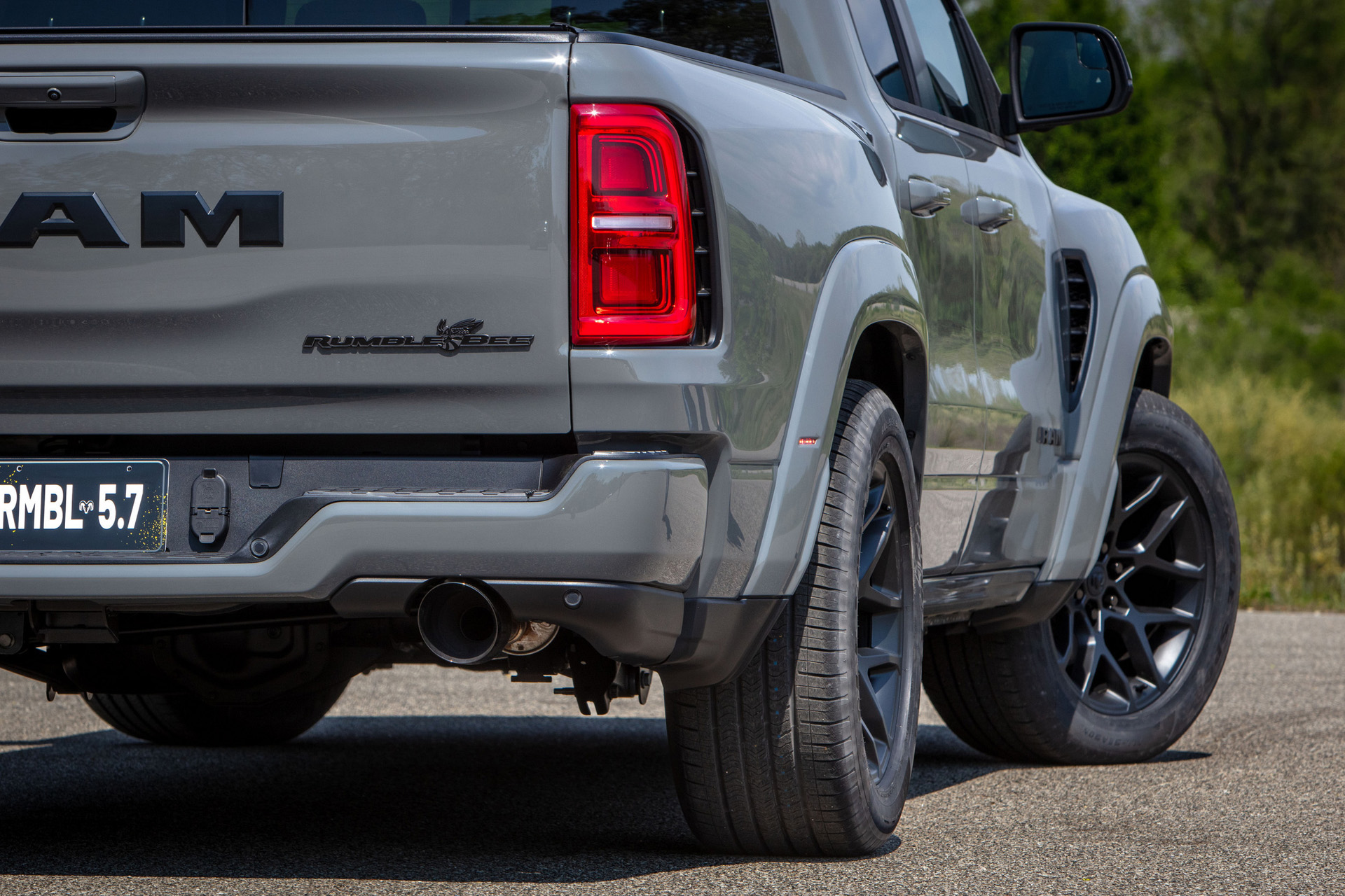2027 Ram 1500 Rumble Bee Detail Wallpapers (12)