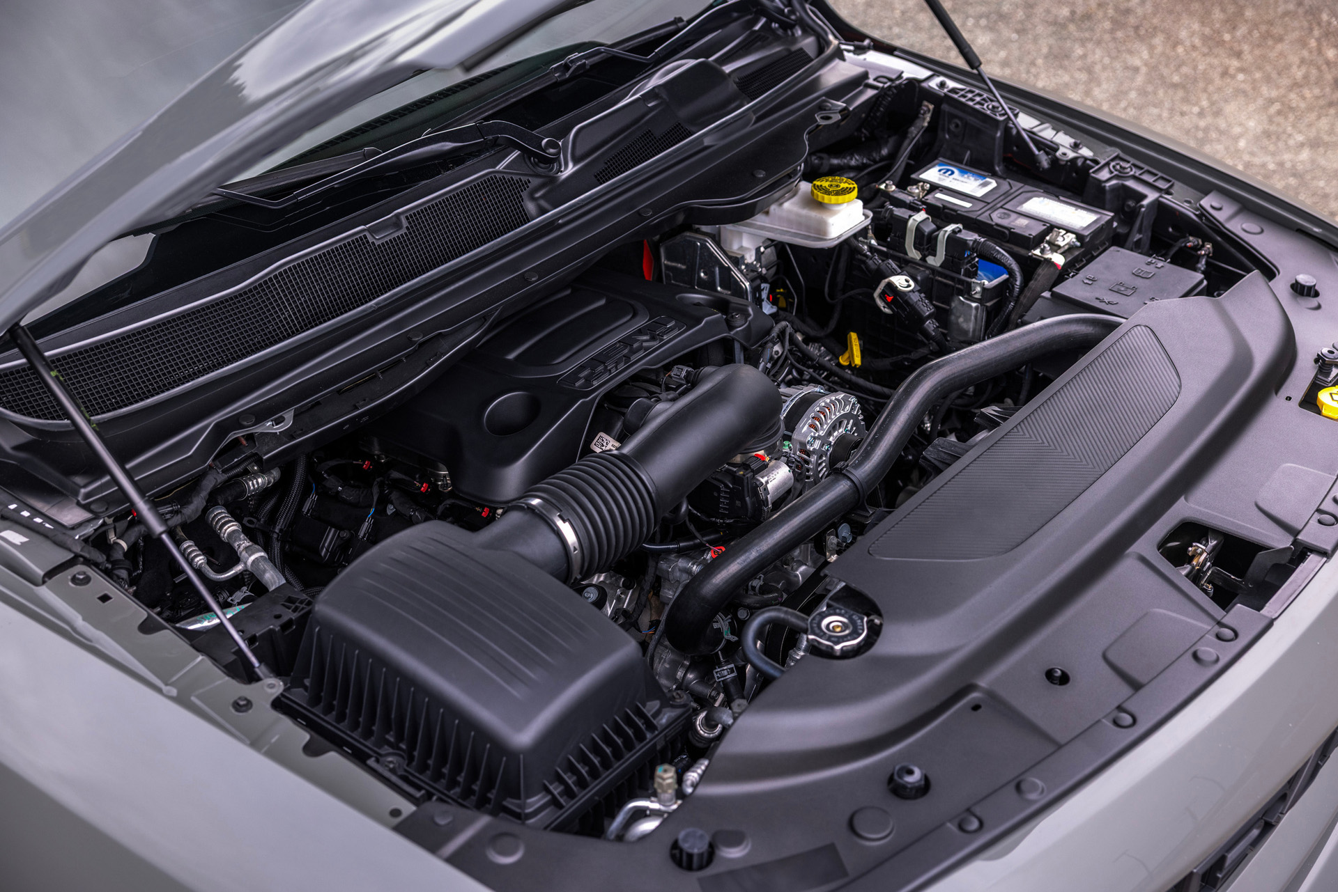 2027 Ram 1500 Rumble Bee Engine Wallpapers (10)