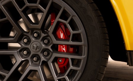 2027 Ram 1500 Rumble Bee SRT Brakes Wallpapers 450x275 (19)