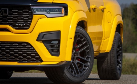 2027 Ram 1500 Rumble Bee SRT Exterior Detail Wallpapers 450x275 (16)