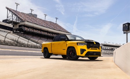 2027 Ram 1500 Rumble Bee SRT Front Three-Quarter Wallpapers 450x275 (7)