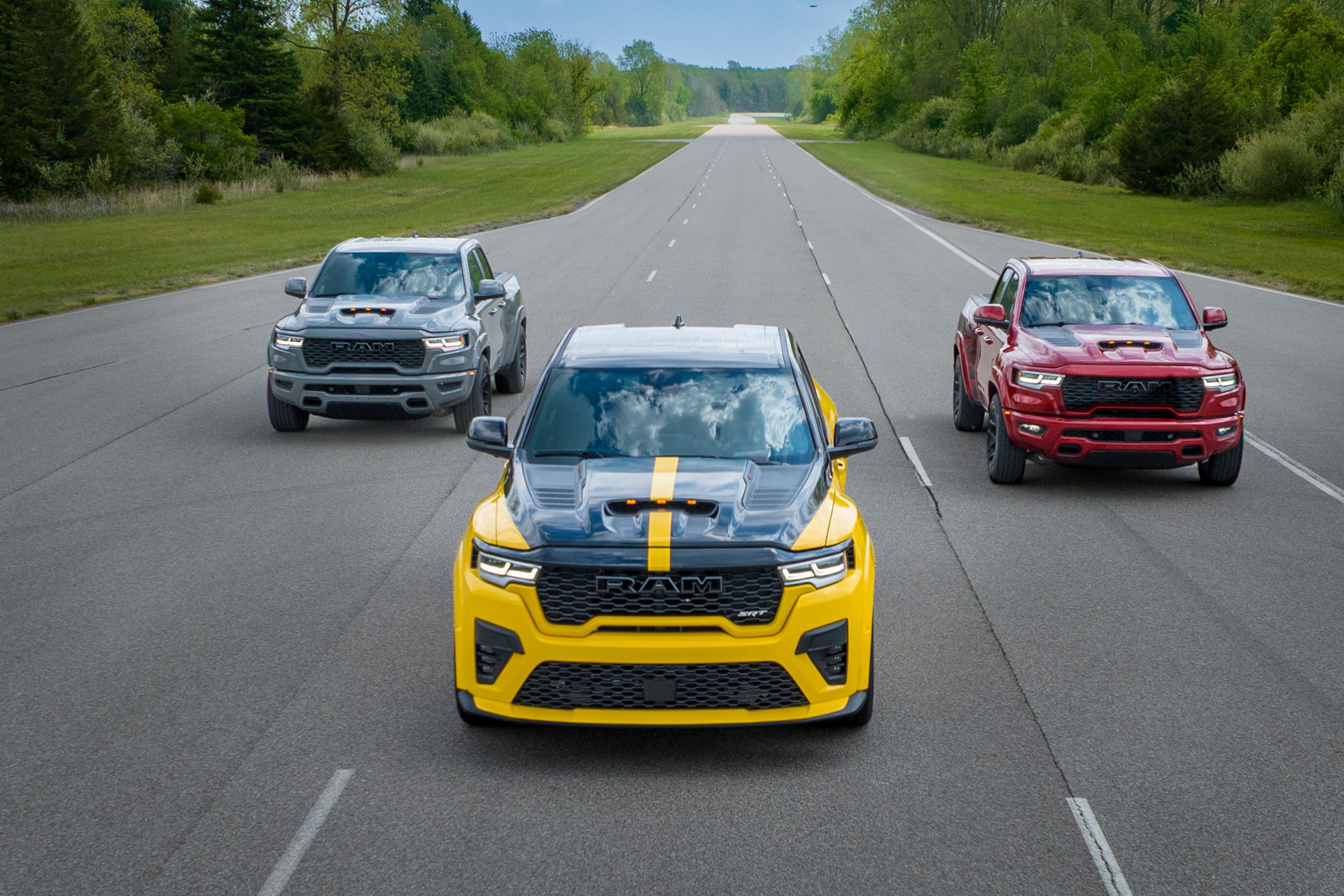 2027 Ram 1500 Rumble Bee SRT Front Wallpapers (13)