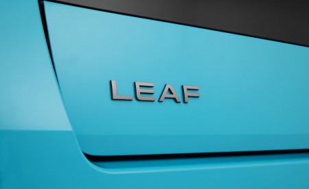 2026 Nissan Leaf Badge Wallpaper 450x275 (61)