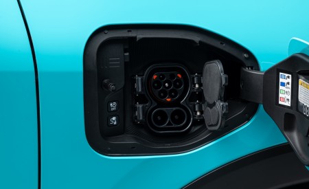 2026 Nissan Leaf Charging Wallpaper 450x275 (59)