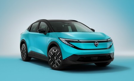2026 Nissan Leaf Front Three-Quarter Wallpaper 450x275 (38)
