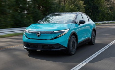 2026 Nissan Leaf Front Three-Quarter Wallpaper 450x275 (3)