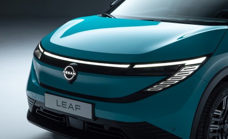 2026 Nissan Leaf Headlight Wallpaper 450x275 (53)