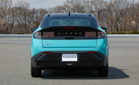 2026 Nissan Leaf Rear Wallpaper 450x275 (23)