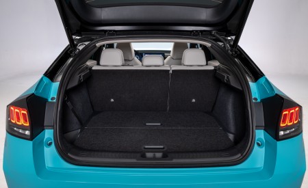 2026 Nissan Leaf Trunk Wallpaper 450x275 (81)
